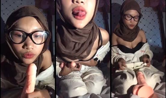 Bokep Malasia Ukhti Sabria Remasin Payudara