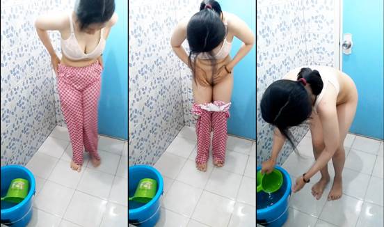 Bokep smu bugil ngintip sambil mandi dikos bokepindo68