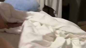 Bokep Ngentot – Mamah Muda Bertato Eks SPG Pinter Ngulek di Ranjang