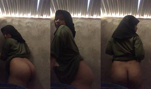 Bokep Dikamar Mandi Abg Hijab Pamer Pantat