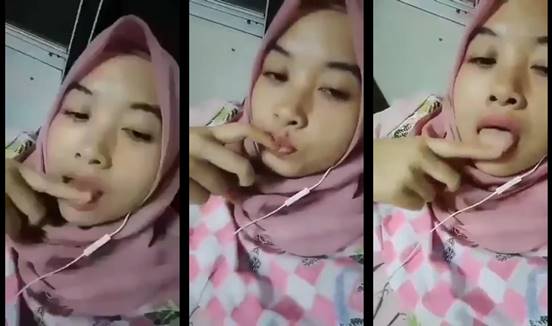 Bokep sleep call cewek jilbab jilatin tangan