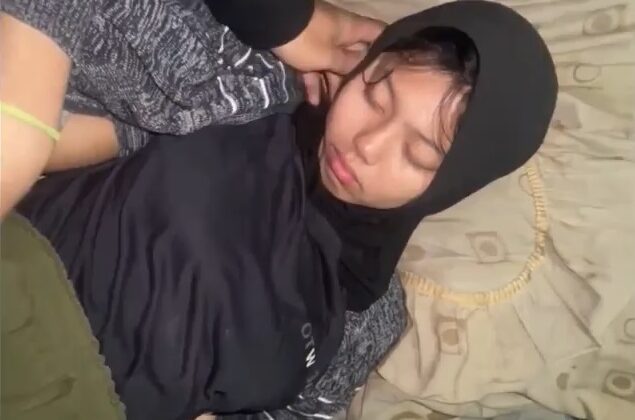 Jilbab Tanpa Sadar Sudah Kena Entot Teman