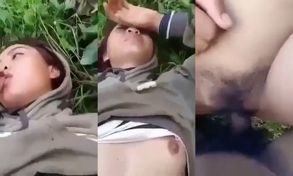 Bokep Indo | Ewek Santai ABG Di Semak-Semak